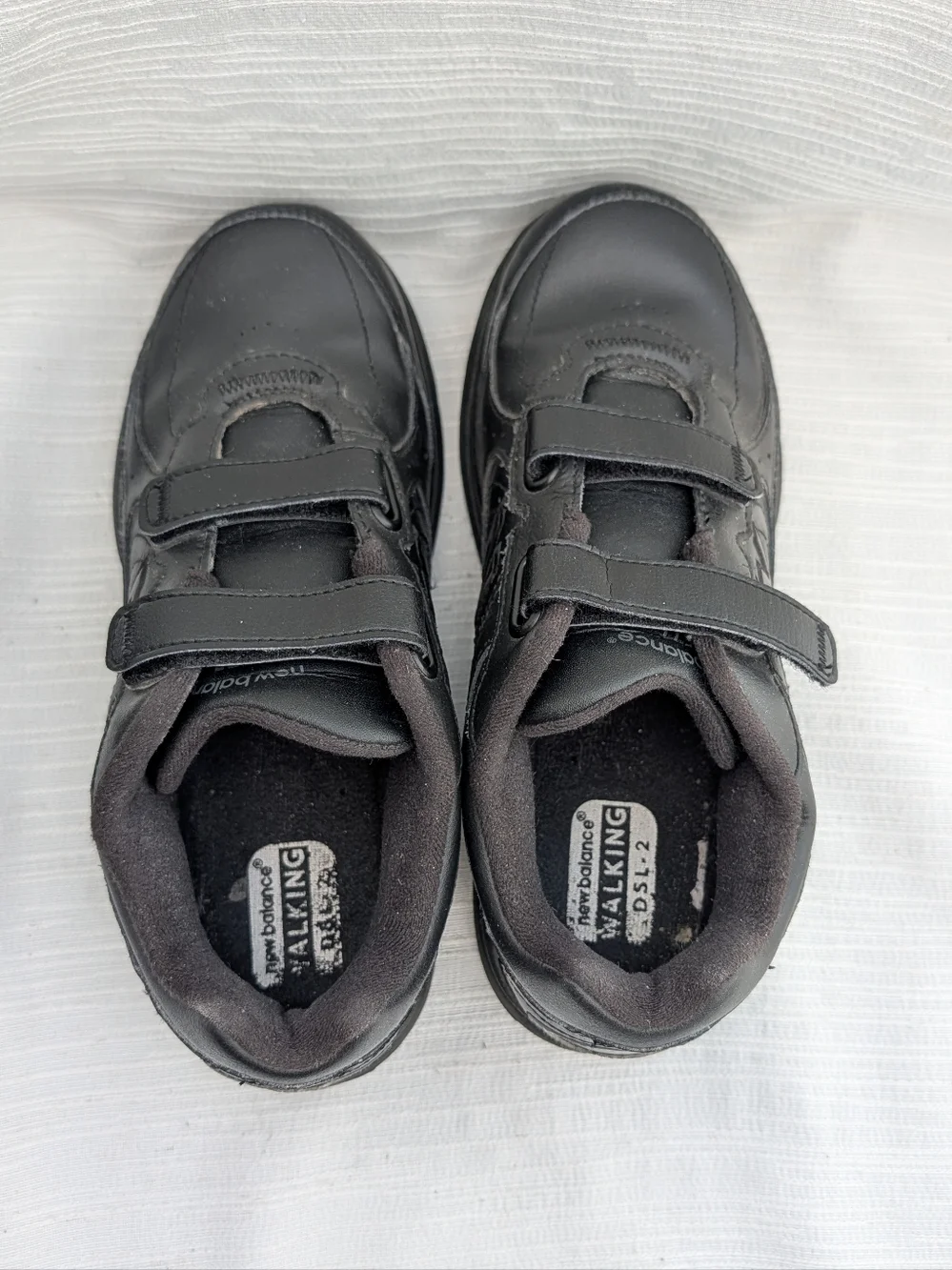 New Balance Mens 577 Walking Shoe, Black Size 7